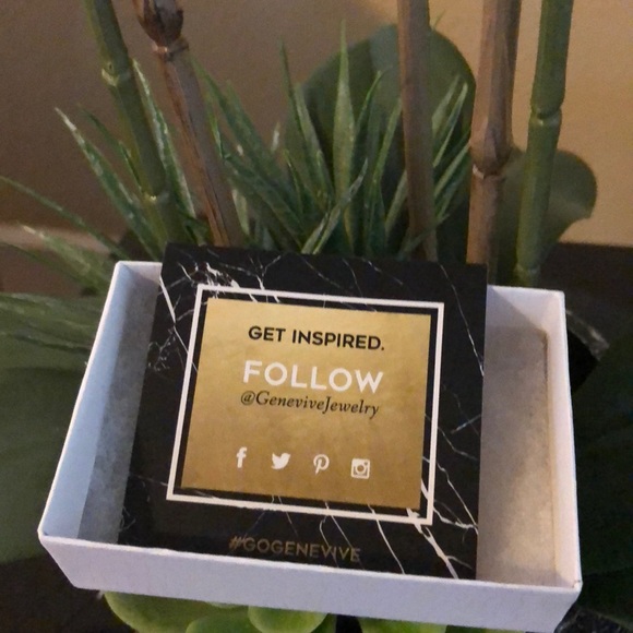 Rose Gold Button Earrings 💎 - Picture 8 of 10